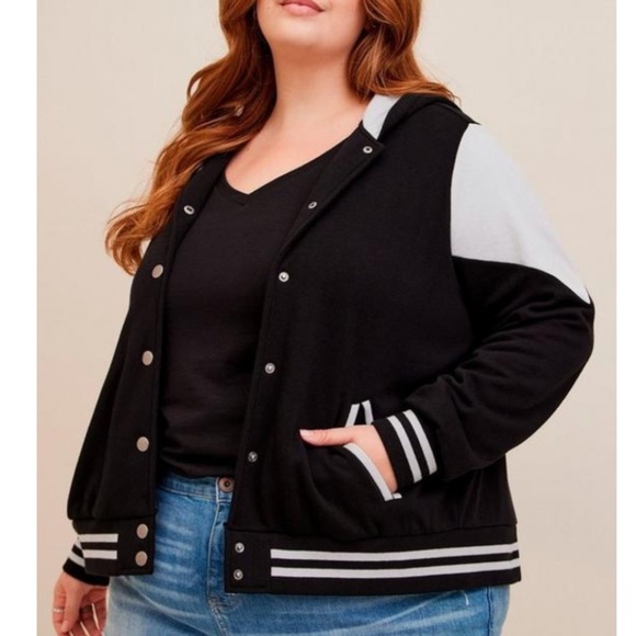 TORRID NWT STAR WARS THE MANDALORIAN COZY FLEECE VARSITY JACKET - Picture 4 of 5